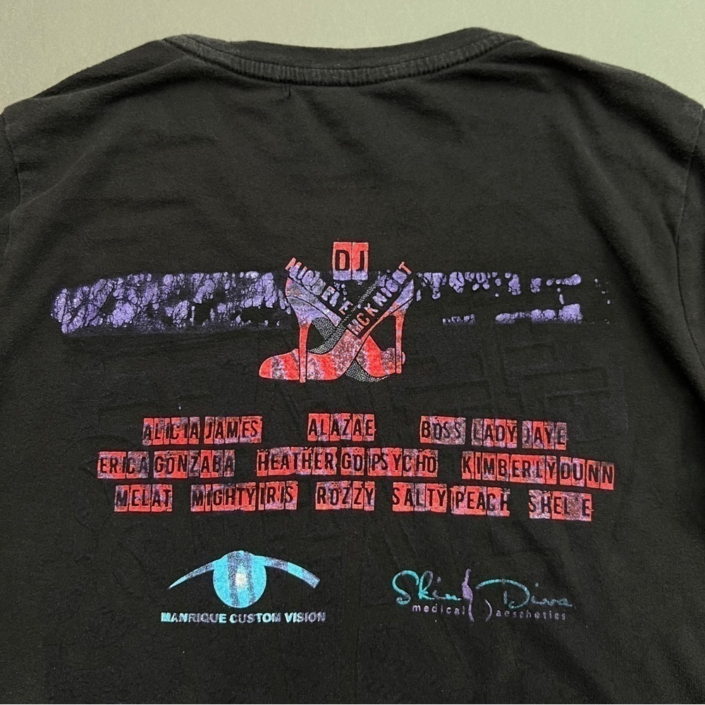Red Wine Stilettos DJ Y2K Graphic Tee Shirt 👠 🍷 - Picture 4 of 5
